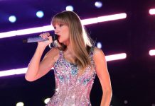 Taylor Swift: Biography Taylor Swift Biography